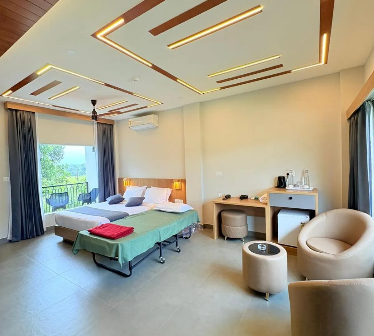 Cozy Caza resort Padinjarathara India